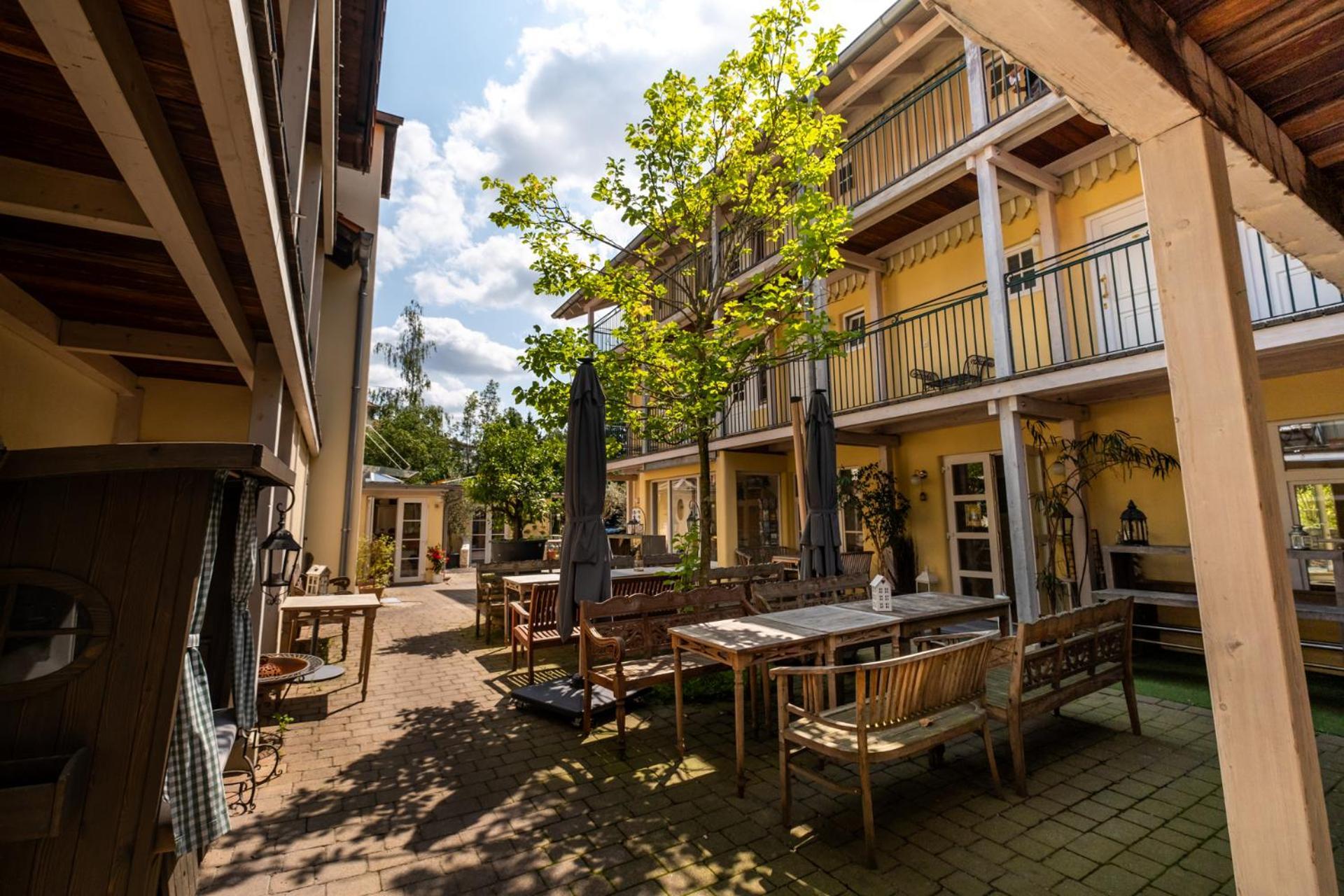 Landhaus Hotel Wolfratshausen Dış mekan fotoğraf